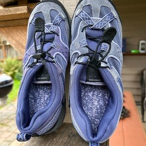 Lands End trail sneaker blue. Sz 7-8